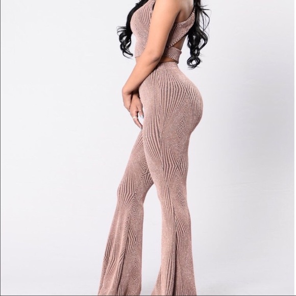 Fashion Nova Flare Stretchy pants - Picture 3 of 3